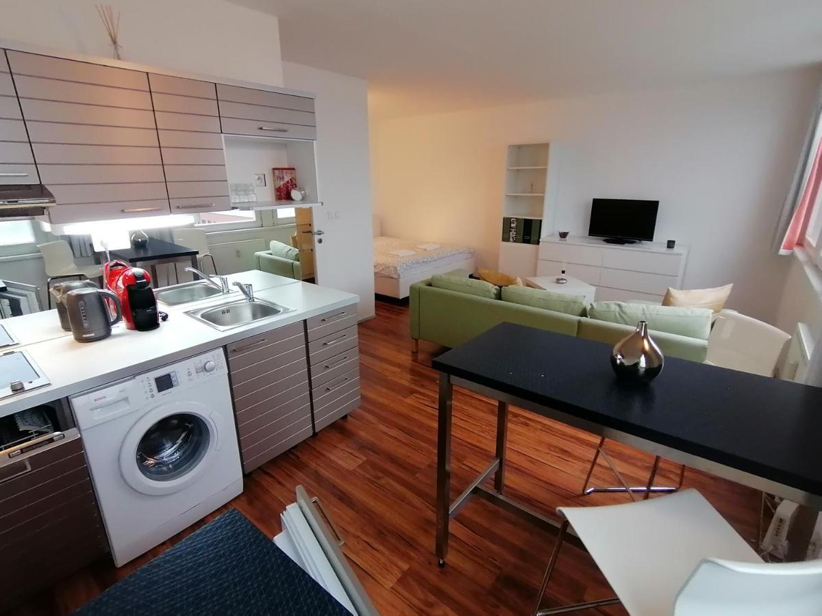 Golden Family Apartments Praga Exterior foto
