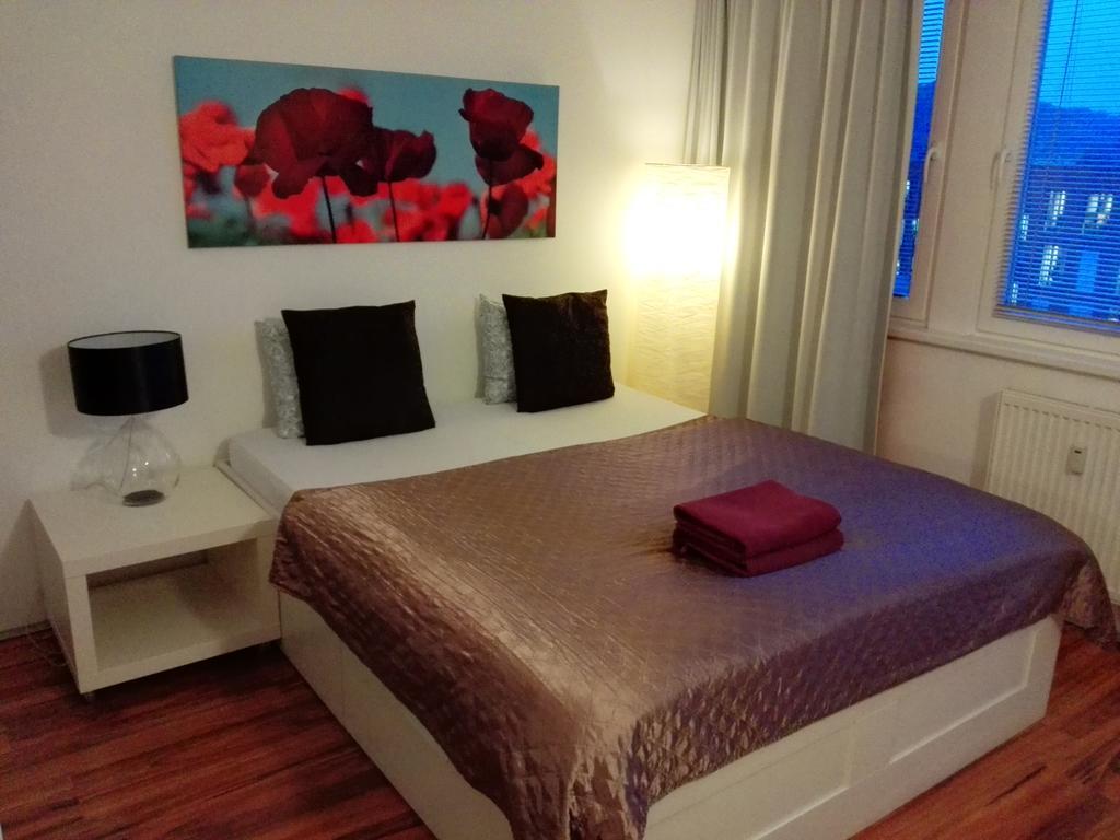 Golden Family Apartments Praga Quarto foto